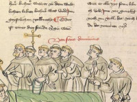 800 Jahre Heiliger Dominikus: Novizenmeister und junge Dominikaner sprechen in Stapelfeld