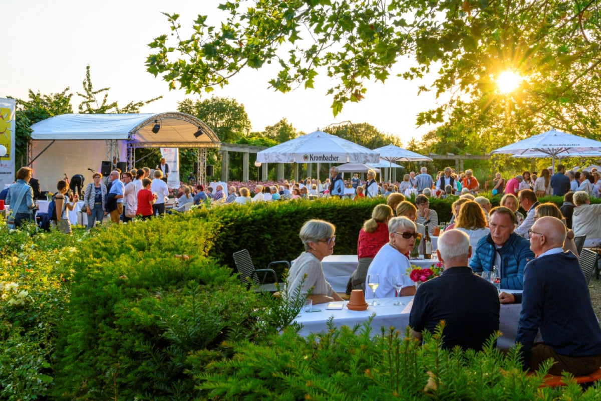 Sommerabend in den Stapelfelder Gärten