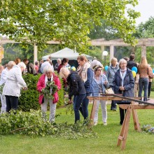 Schwedischer als in Schweden… Stilechte Mittsommernacht in den Stapelfelder Gärten
